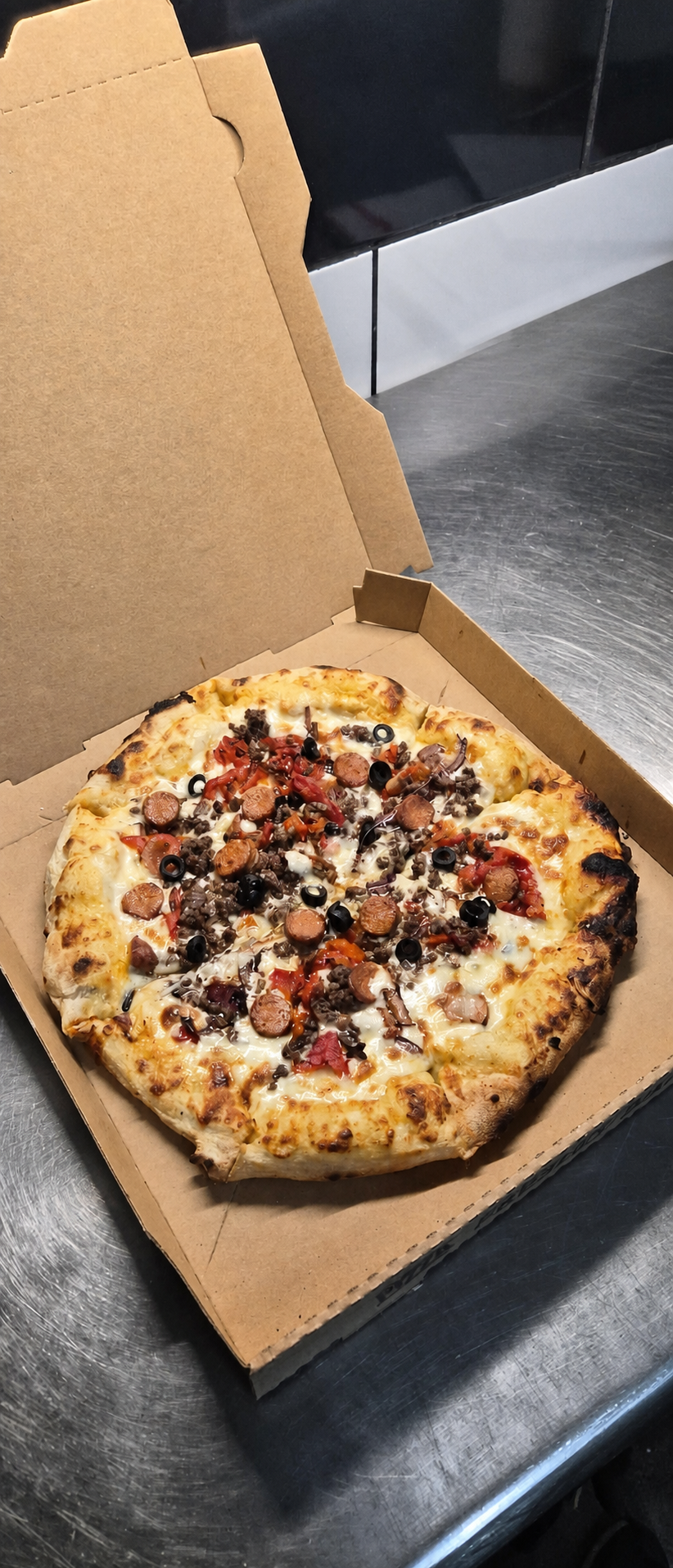 Pizza maison généreuse